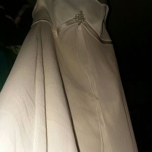 Simple wedding dress